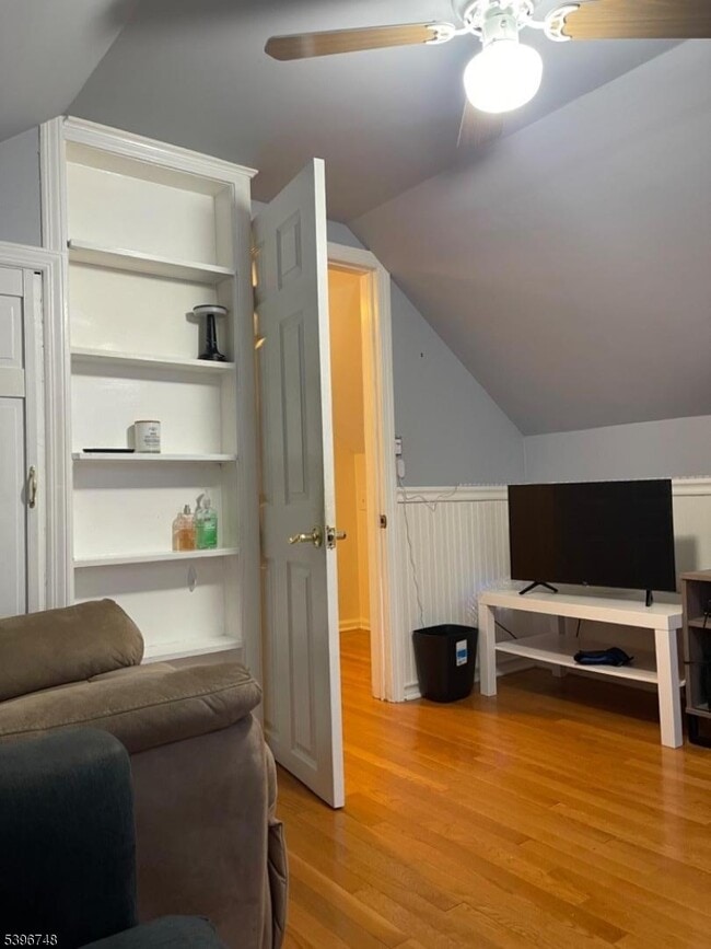 Building Photo - 16 Brookside Ave