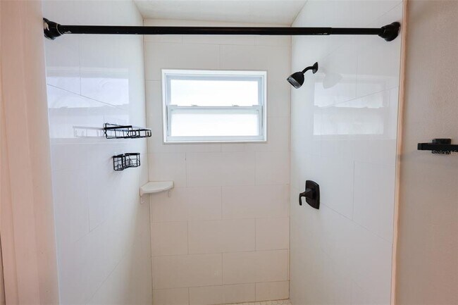Building Photo - 220 Talley Dr