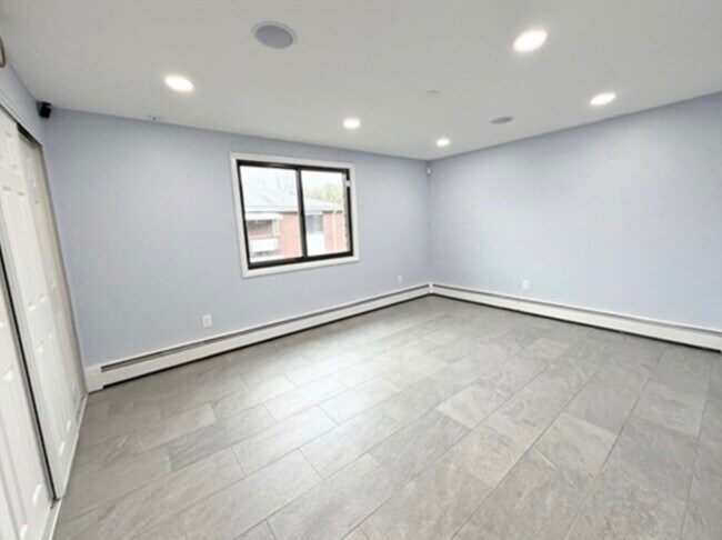 Building Photo - 50 Colonial Dr