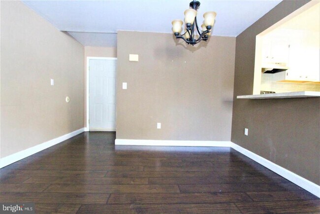 Building Photo - 604 Ravens Crest Dr