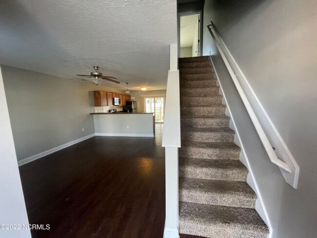 Building Photo - Carolina Plantations Townhouse!