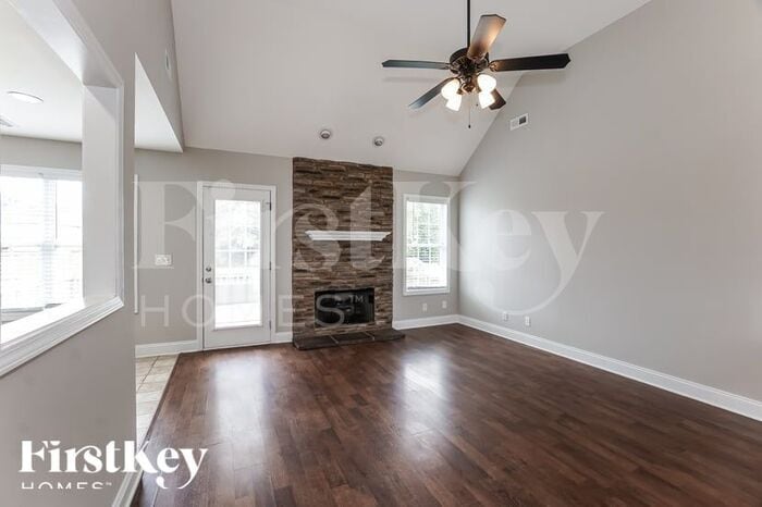 Building Photo - 680 Fox Trail Ct