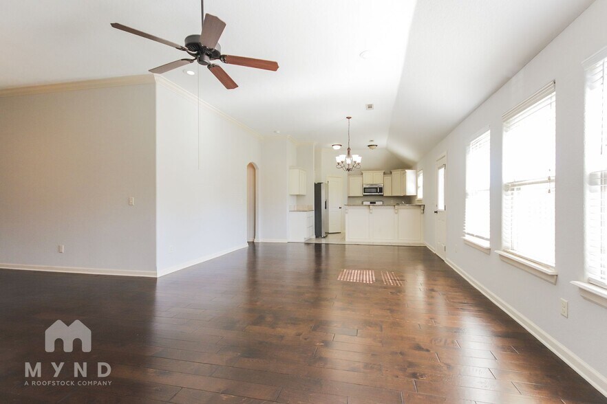 Building Photo - 1451 Aniston Rd