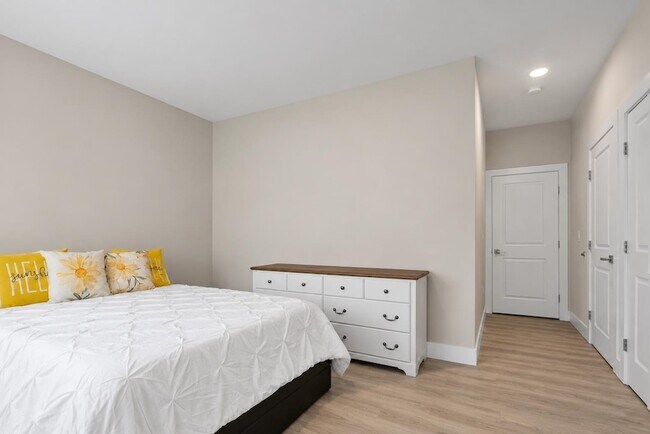 Building Photo - 4805 Aschoff Pl