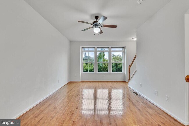 Building Photo - 41751 McMonagle Square