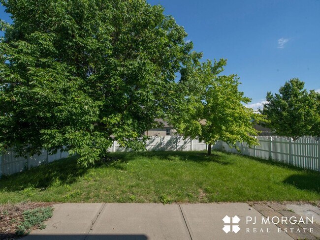 Building Photo - 14512 Fowler Ave