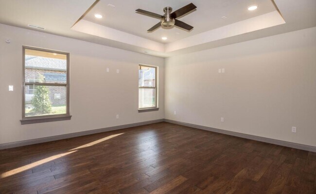 Building Photo - 5614 Bower Ln