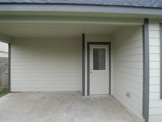 Building Photo - 2722 Oakleaf Ash Ln