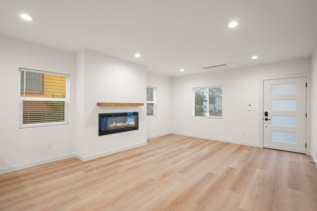 Building Photo - 110 NW 83rd St