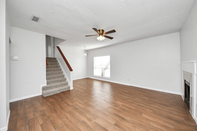 Building Photo - 3750 Tanglewilde St