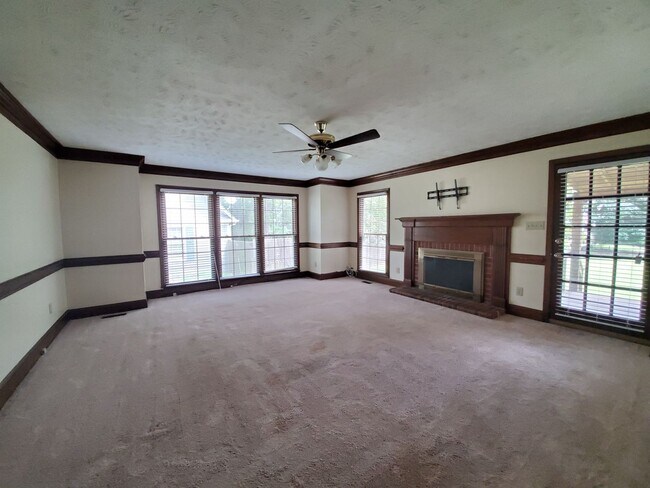 Building Photo - 3508 Gowan Ln