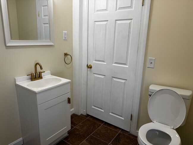 Building Photo - Spacious 3 Bedroom, 1.5 Bath House for Rent in Brewer