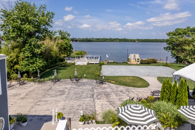 Building Photo - 309 St John St