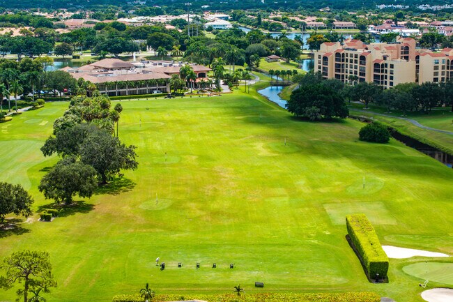Building Photo - 7546 La Paz Blvd