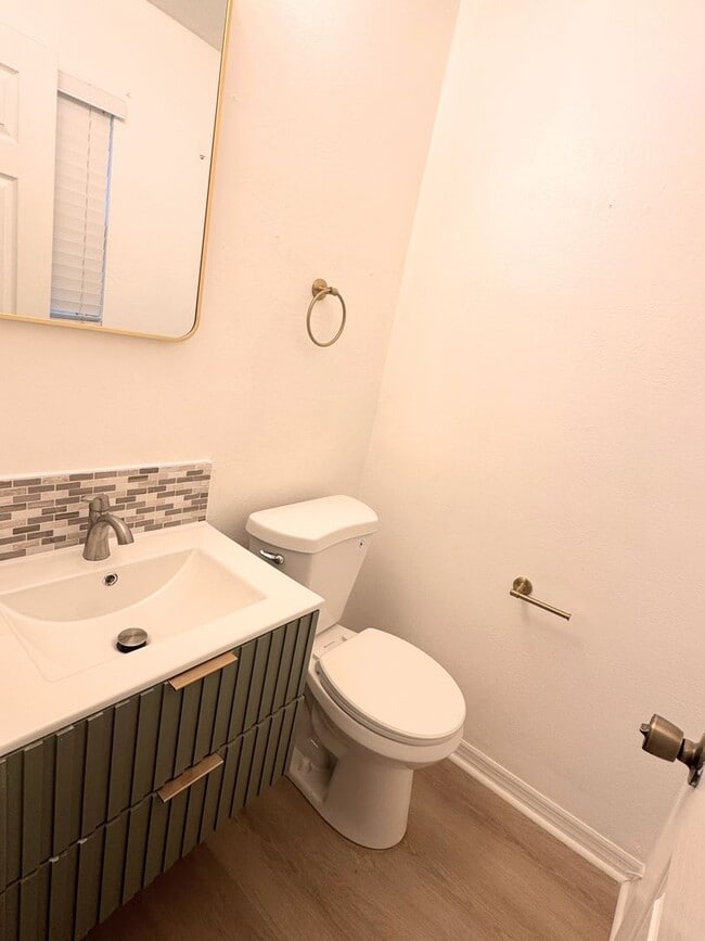 Building Photo - Section 8 Voucher Accepted! Newly Renovated 3-Bed/2-Bath Home – Large Yard & Fenced Privacy!