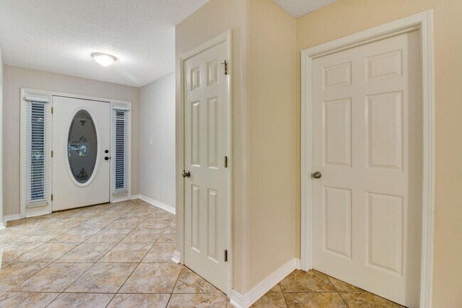 Building Photo - 4678 Windstarr Dr