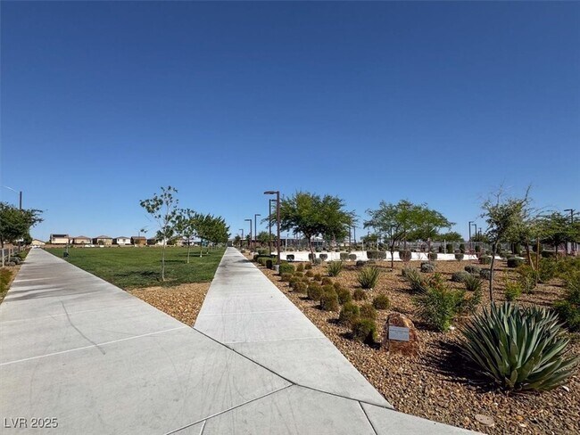 Building Photo - 1126 E Dorrell Ln
