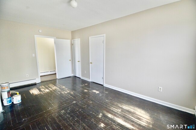 Building Photo - 2343 Barnum Ave