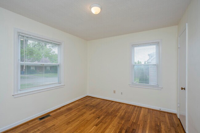 Building Photo - 649 Mitchell Ave