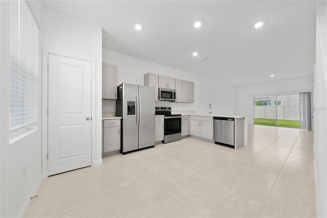 Building Photo - 2916 Skyline Lp