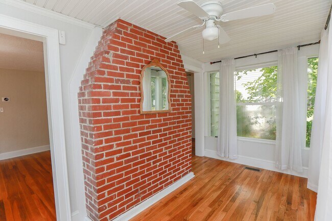 Building Photo - Stunning home rental in Portsmouth!