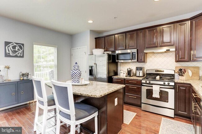 Building Photo - 7359 Matchbox Alley