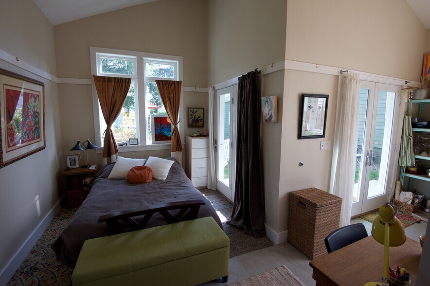 Building Photo - 4239 NE Skidmore St.