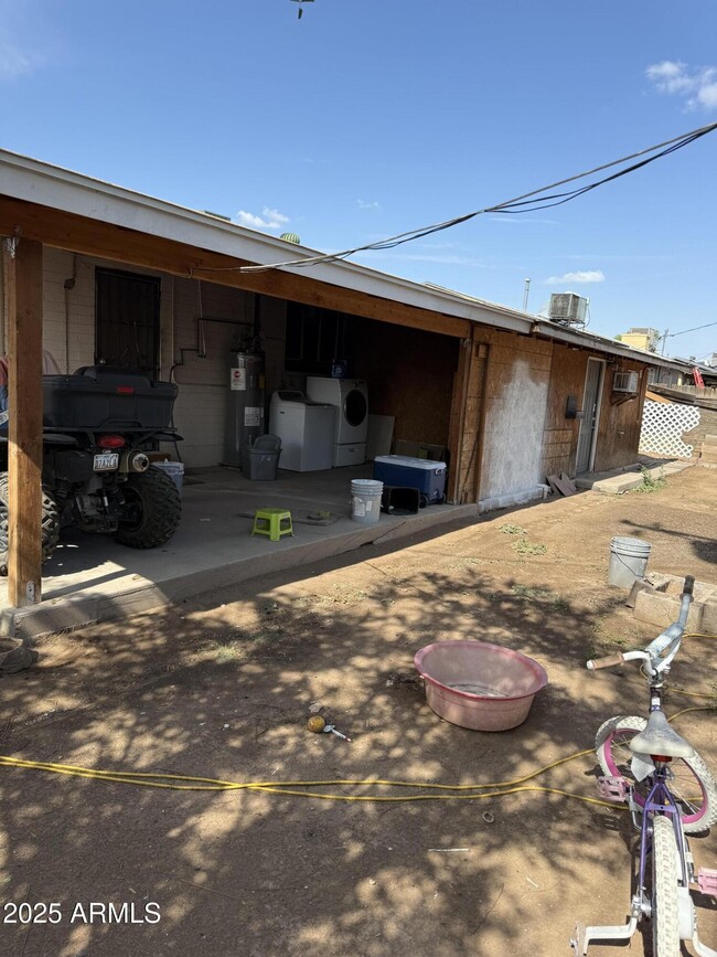 Building Photo - 5131 W Earll Dr