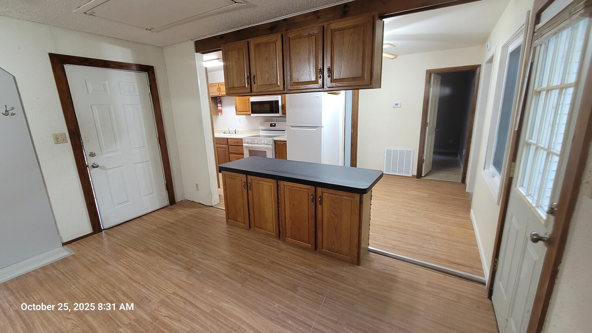 Building Photo - 1038 9th St