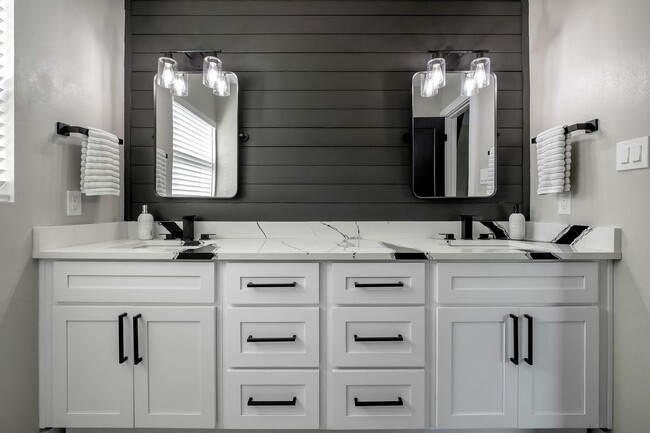 Building Photo - 6605 Donerail Trail