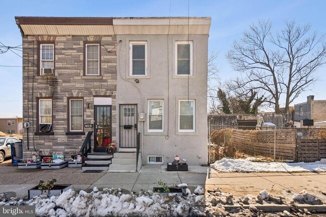 Building Photo - 746 Pine St