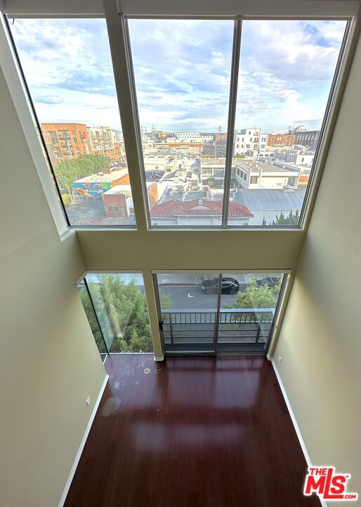 Building Photo - 629 Traction Ave