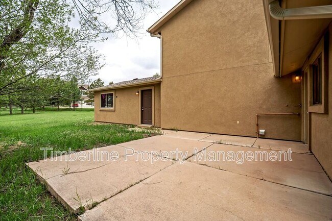 Building Photo - 17960 Bakers Farm Rd