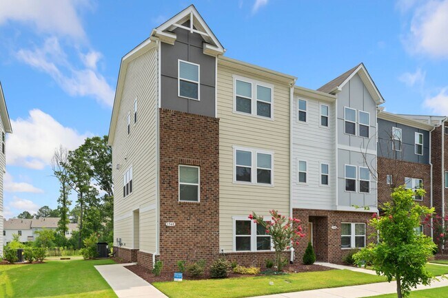 Primary Photo - Available Early August! 4 Bed, 3.5 Ba in W...