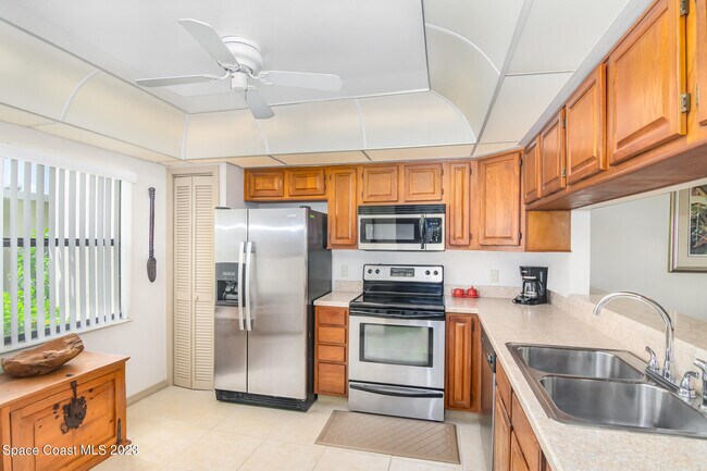 Building Photo - 1950 Atlantic St