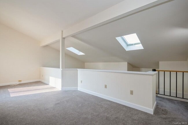Building Photo - 36 Hudson View Hill