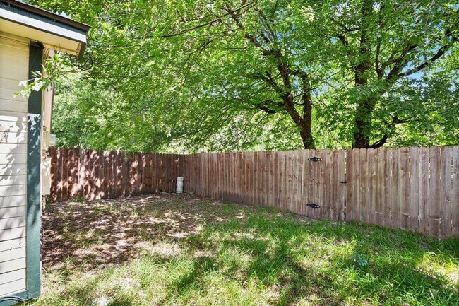 Building Photo - 13309 Saddlebrook Trail