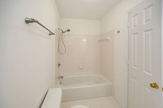 Building Photo - 3914 Doran Rd