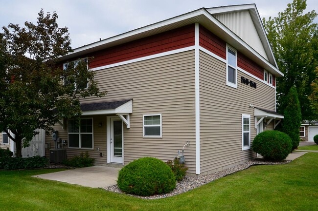 Building Photo - 15610 60th Ave N