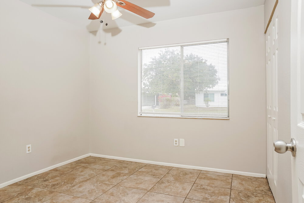 Building Photo - 2396 Roxbury Cir