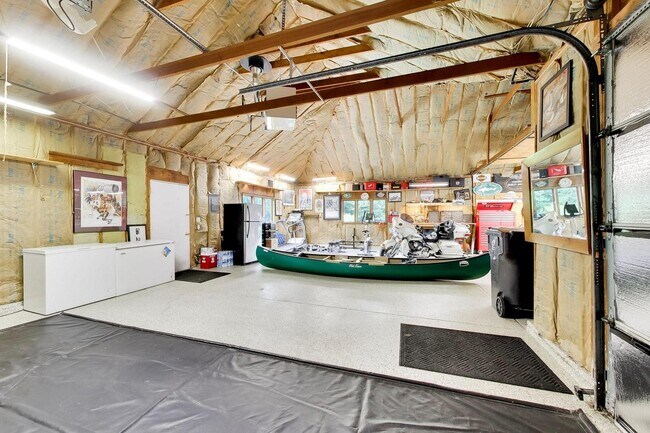 Building Photo - 38W064 Tanglewood Dr