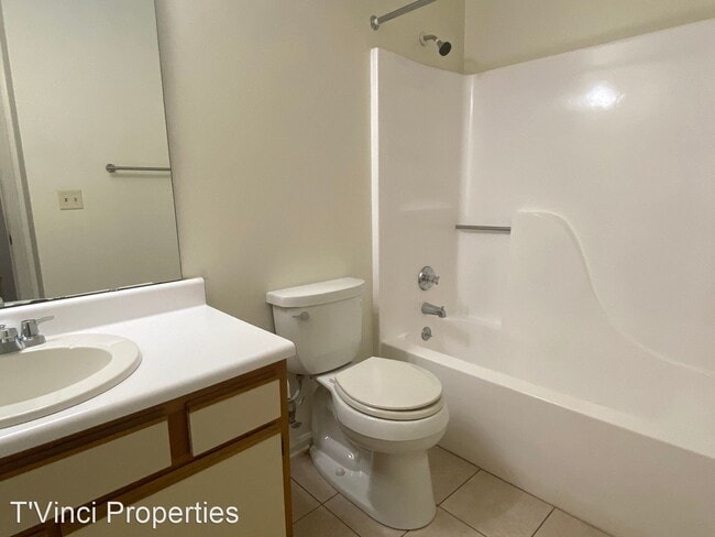 Building Photo - 2 br, 1 bath House - 5627 Hornaday Rd Unit J.