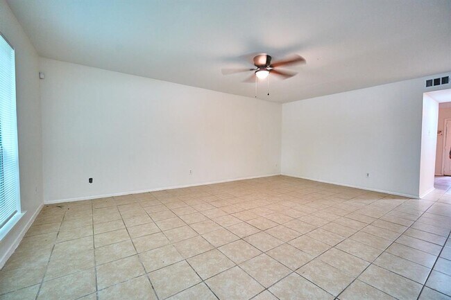 Building Photo - 6119 Fondren Rd