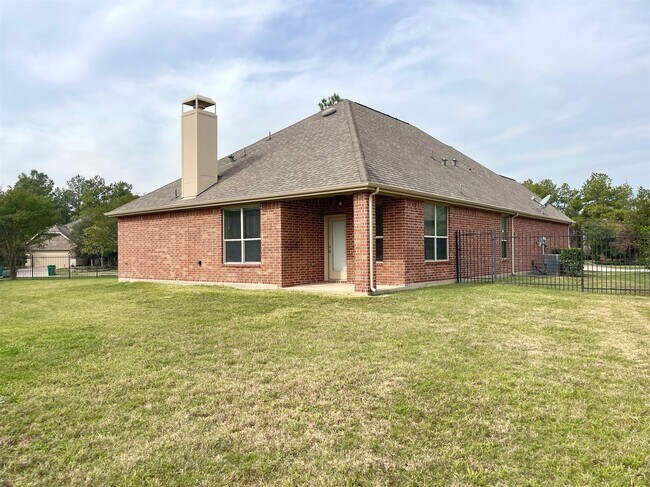 Building Photo - 26100 Brickhill Dr