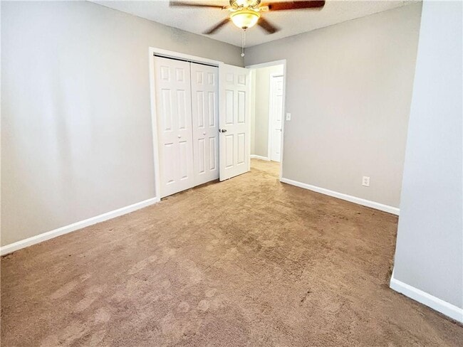 Building Photo - 1543 Hillhaven Dr