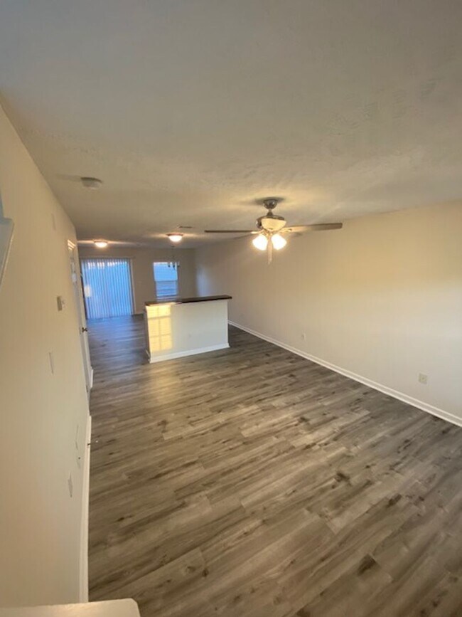 Building Photo - 324 Stewarts Landing Cir
