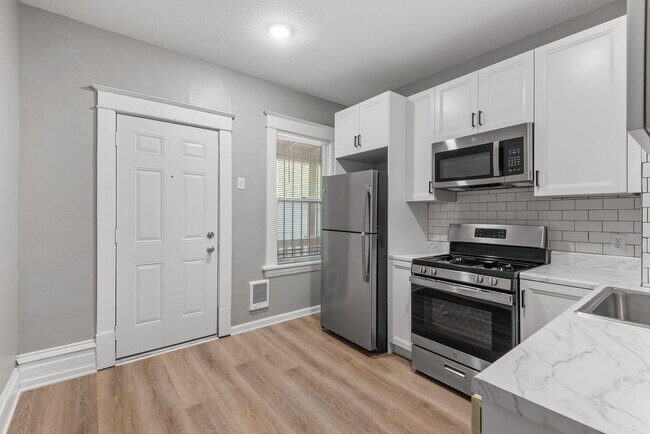 Building Photo - 211 Grotto St N