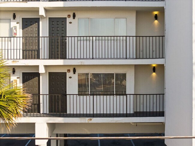 Building Photo - 222 Carolina Beach Ave N