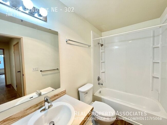 Building Photo - 14023 32nd Ave NE