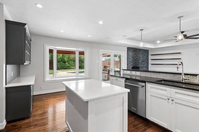 Building Photo - 10918 Wonderland Trail